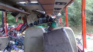 Peru: Tai nạn giao thông thảm khốc, 42 người chết - 1