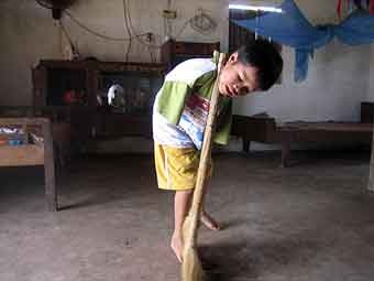 Đôi chân kỳ diệu của cậu học sinh tật nguyền - 3