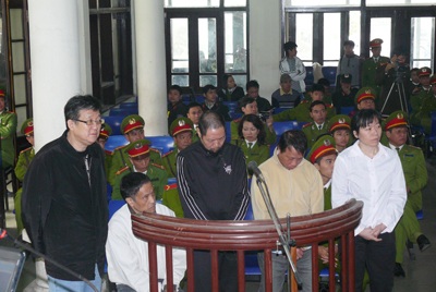 Tử hình 5 người nước ngoài chuyển cần sa vào Việt Nam - 1 Tử hình 5 người nước ngoài chuyển cần sa vào Việt Nam - 1