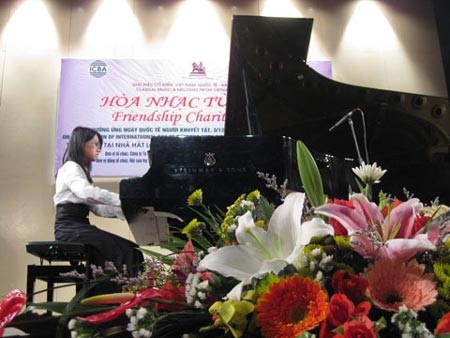 Cô bé 15 tuổi "sưu tập" giải thưởng âm nhạc quốc tế - 2 Cô bé 15 tuổi "sưu tập" giải thưởng âm nhạc quốc tế - 2