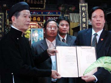 Bàn giao thêm 2 văn bản liên quan đến Hoàng Sa - 1