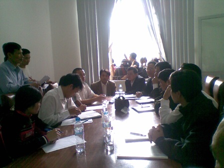 Hàng ngàn công nhân đình công đòi quyền lợi  - 6