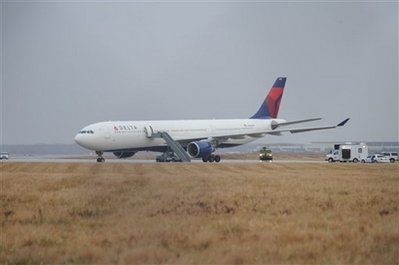 Máy bay Mỹ thoát một âm mưu khủng bố - 1 Máy bay Mỹ thoát một âm mưu khủng bố - 1