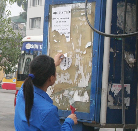 Hà Nội ngày đầu ra quân xóa bỏ quảng cáo rao vặt trái phép  - 5 Hà Nội ngày đầu ra quân xóa bỏ quảng cáo rao vặt trái phép  - 5