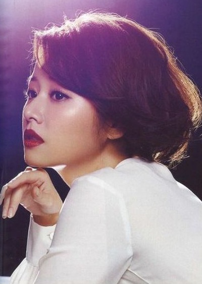 Lâm Tâm Như đẹp cổ điển với son đỏ - 8