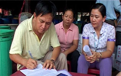 Dòi lúc nhúc trong hàng trăm thùng nguyên liệu mứt - 7 Dòi lúc nhúc trong hàng trăm thùng nguyên liệu mứt - 7