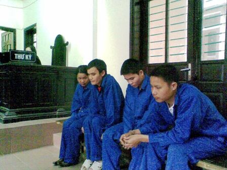 Buôn bán phụ nữ và trẻ em, 4 bị cáo lãnh 46 năm tù giam    - 1