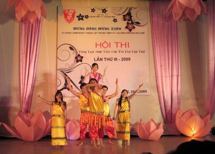 Tưng bừng Hội thi Tiếng hát sinh viên Nội trú ĐH Huế - 1 Tưng bừng Hội thi Tiếng hát sinh viên Nội trú ĐH Huế - 1