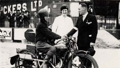 Những phụ nữ tiên phong trong ngành mô-tô - 4 Những phụ nữ tiên phong trong ngành mô-tô - 4