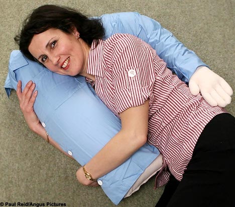 "Gối bạn trai" cho phụ nữ độc thân ở Nhật - 2