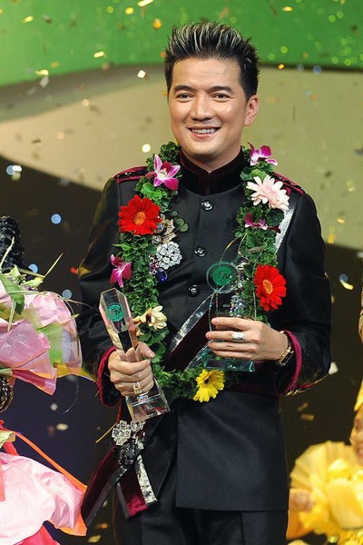 Mr Đàm và Hồ Ngọc Hà đoạt giải Gương mặt của năm 2009 - 9 Mr Đàm và Hồ Ngọc Hà đoạt giải Gương mặt của năm 2009 - 9