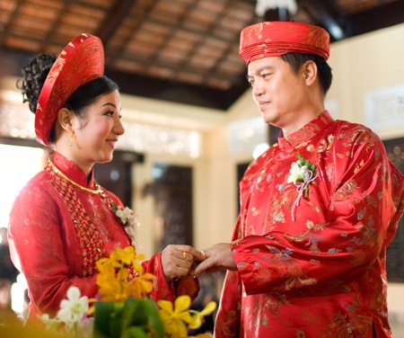 Thúy Nga xúc động trong lễ cưới - 4