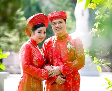 Thúy Nga xúc động trong lễ cưới - 2