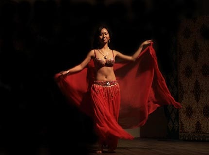Sôi động đêm diễn Belly dance vì trẻ em có HIV - 8