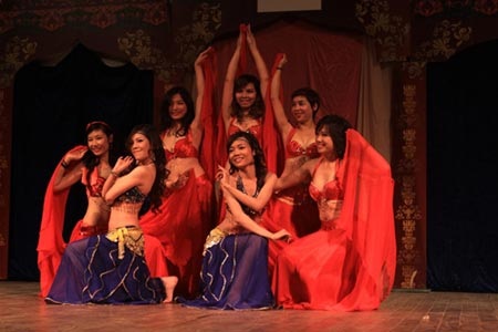 Sôi động đêm diễn Belly dance vì trẻ em có HIV - 6