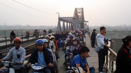 Tỏ tình nơi công cộng, đẹp mà không đẹp - 1 Tỏ tình nơi công cộng, đẹp mà không đẹp - 1