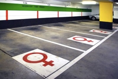 Trung Quốc có bãi đậu xe dành riêng cho phái đẹp - 1