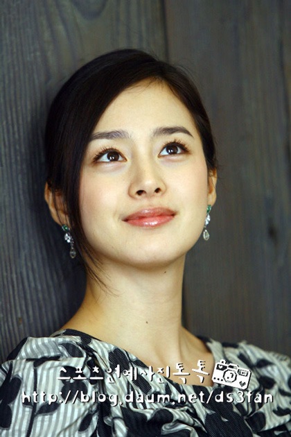 Kim Tae Hee phủ nhận tin đồn hẹn hò với Lee Byung Heon - 12 Kim Tae Hee phủ nhận tin đồn hẹn hò với Lee Byung Heon - 12