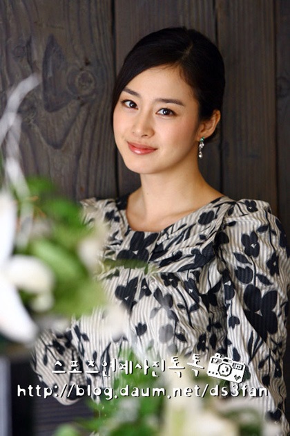 Kim Tae Hee phủ nhận tin đồn hẹn hò với Lee Byung Heon - 9 Kim Tae Hee phủ nhận tin đồn hẹn hò với Lee Byung Heon - 9