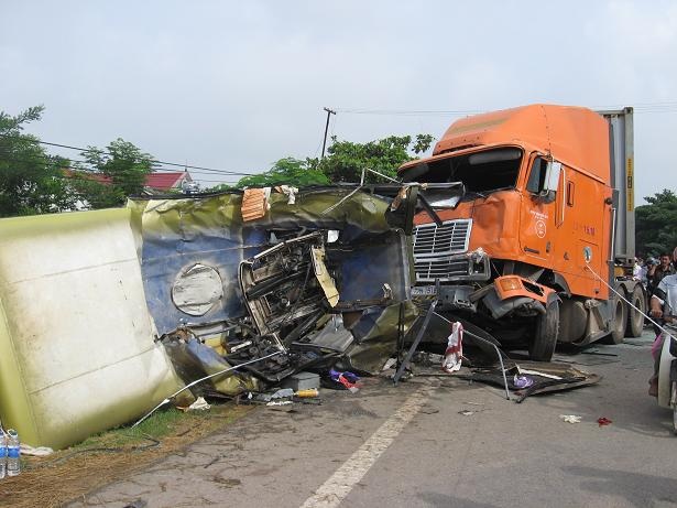 11 năm tù dành cho tài xế gây tai nạn làm 16 người chết - 5