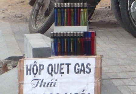 Nguy hiểm từ thú chơi bật lửa “hàng khủng”  - 3