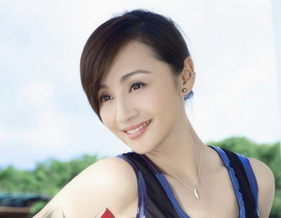 Nữ diễn viên Tào Dĩnh rạng rỡ với váy cưới - 1 Nữ diễn viên Tào Dĩnh rạng rỡ với váy cưới - 1