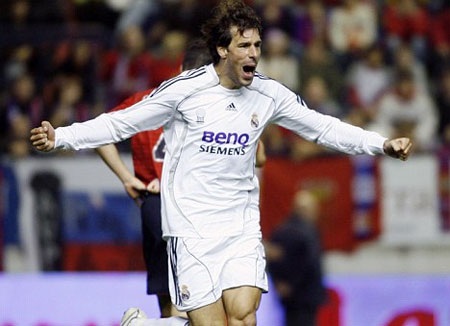 Liverpool sắp hoàn tất việc chiêu mộ Van Nistelrooy - 1