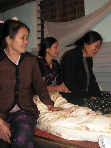 Cạn nước mắt đếm giờ “đón” con về - 6