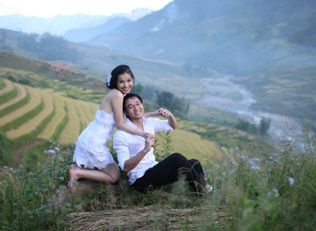 Hoa hậu Thùy Lâm lên xe hoa - 2