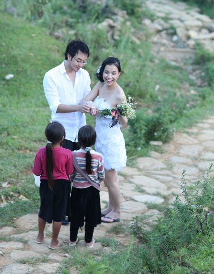 Hoa hậu Thùy Lâm lên xe hoa - 5