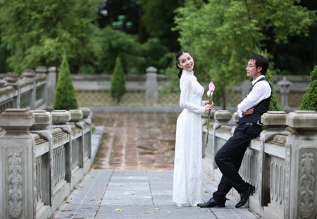 Hoa hậu Thùy Lâm lên xe hoa - 8