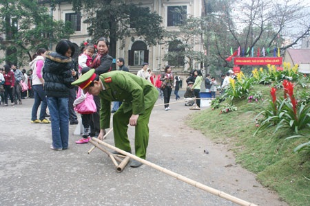 Những góc “nhiễu” tại lễ hội hoa Hà Nội - 1