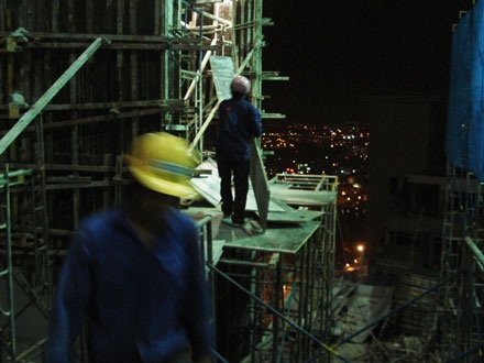 Máu thợ hồ đổ trên những công trường - 2 Máu thợ hồ đổ trên những công trường - 2