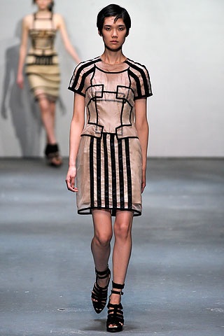 BST thu đông 2009 của Christopher Kane  - 16