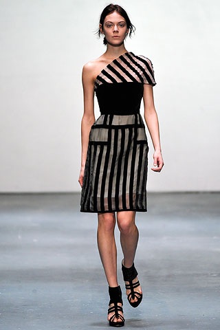 BST thu đông 2009 của Christopher Kane  - 18