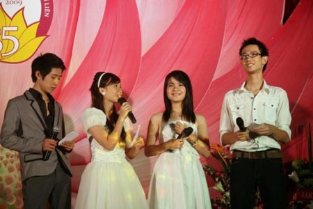 Làm quen với “chị Kính Hồng” Linh Chi - 4 Làm quen với “chị Kính Hồng” Linh Chi - 4