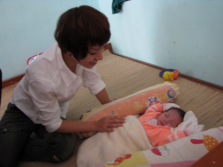 Nam Cường, Trà My làm từ thiện đầu năm - 6 Nam Cường, Trà My làm từ thiện đầu năm - 6