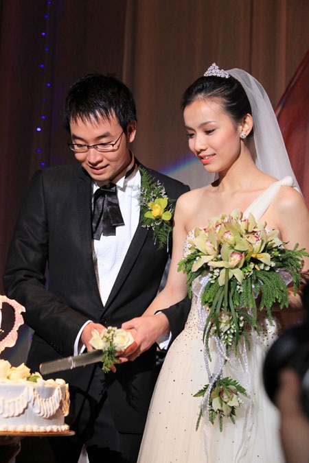 Hoa hậu Thùy Lâm đẹp rạng ngời trong ngày cưới - 13