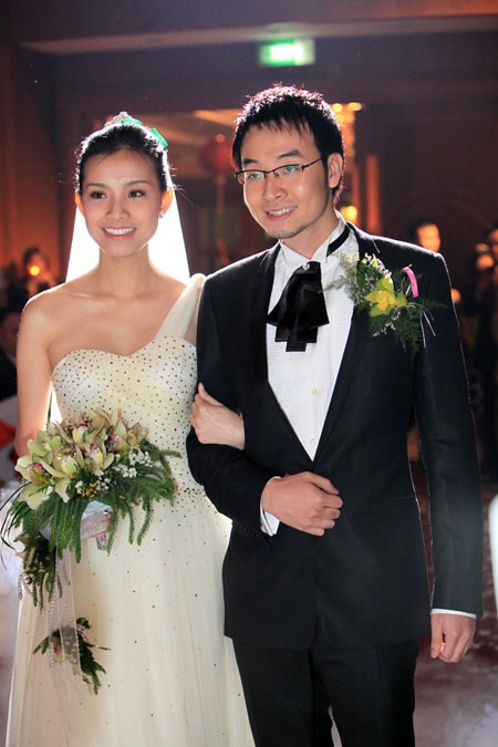 Hoa hậu Thùy Lâm đẹp rạng ngời trong ngày cưới - 18