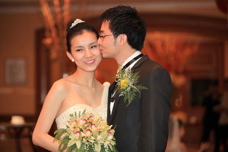 Hoa hậu Thùy Lâm đẹp rạng ngời trong ngày cưới - 8