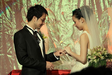 Hoa hậu Thùy Lâm đẹp rạng ngời trong ngày cưới - 12