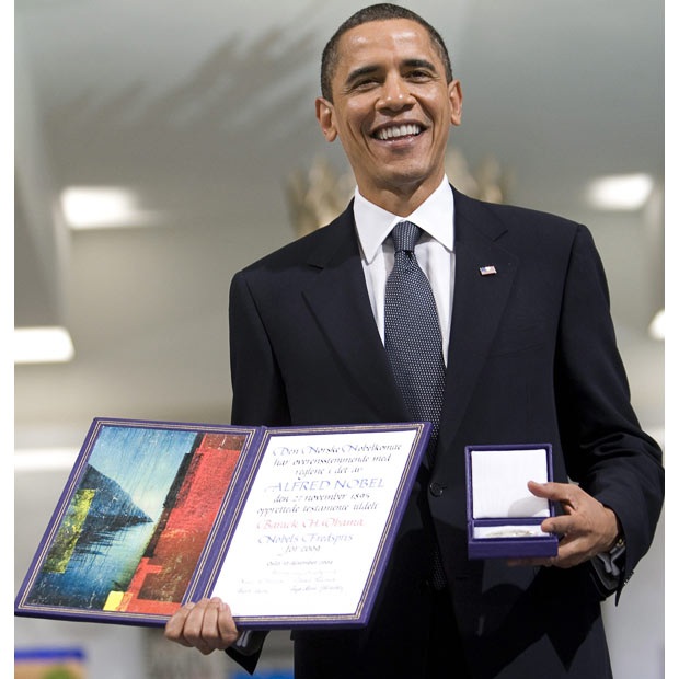 Những khoảng khắc vui vẻ hiếm hoi của Obama - 7 Những khoảng khắc vui vẻ hiếm hoi của Obama - 7
