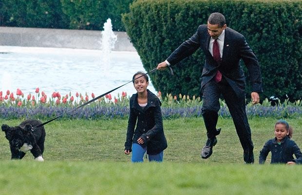 Những khoảng khắc vui vẻ hiếm hoi của Obama - 3 Những khoảng khắc vui vẻ hiếm hoi của Obama - 3