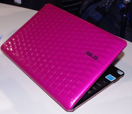 Asus trình làng netbook thiết kế pin trượt - 4 Asus trình làng netbook thiết kế pin trượt - 4