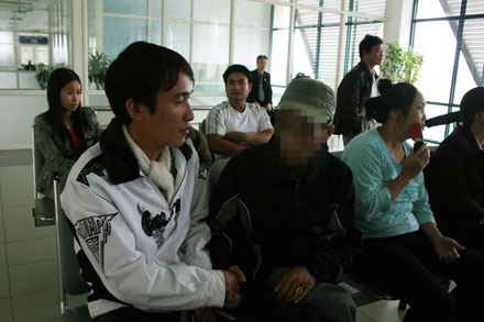 Bài 2: HIV “nóng” trên bàn nghị sự - 1