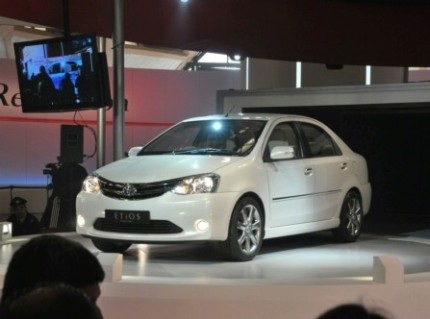 Xe nhỏ “tung hoành” Triển lãm ô tô Delhi 2010 - 5 Xe nhỏ “tung hoành” Triển lãm ô tô Delhi 2010 - 5