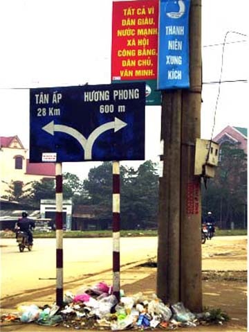 Thị trấn đẹp nhất Hà Tĩnh ngập trong rác - 3