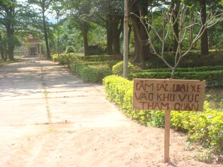 Nhà tù Lao Bảo - di tích sắp thành “phế tích” - 2 Nhà tù Lao Bảo - di tích sắp thành “phế tích” - 2