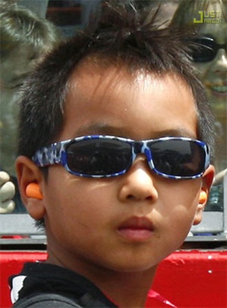 Mẹ Angelina Jolie để lại thừa kế cho cháu - 2