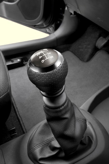 Nét mới trên Toyota Yaris 2010 phiên bản châu Âu - 11 Nét mới trên Toyota Yaris 2010 phiên bản châu Âu - 11